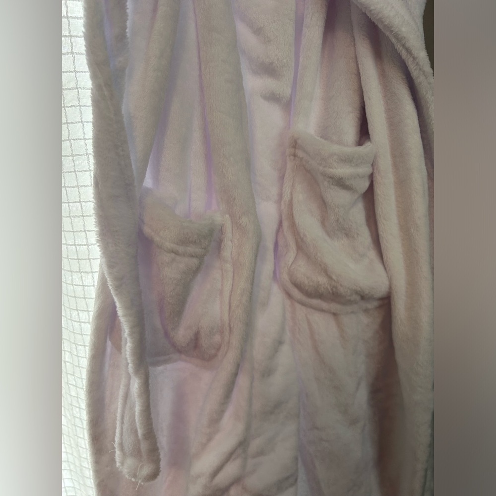 New Bathrobe - Picture 4 of 10